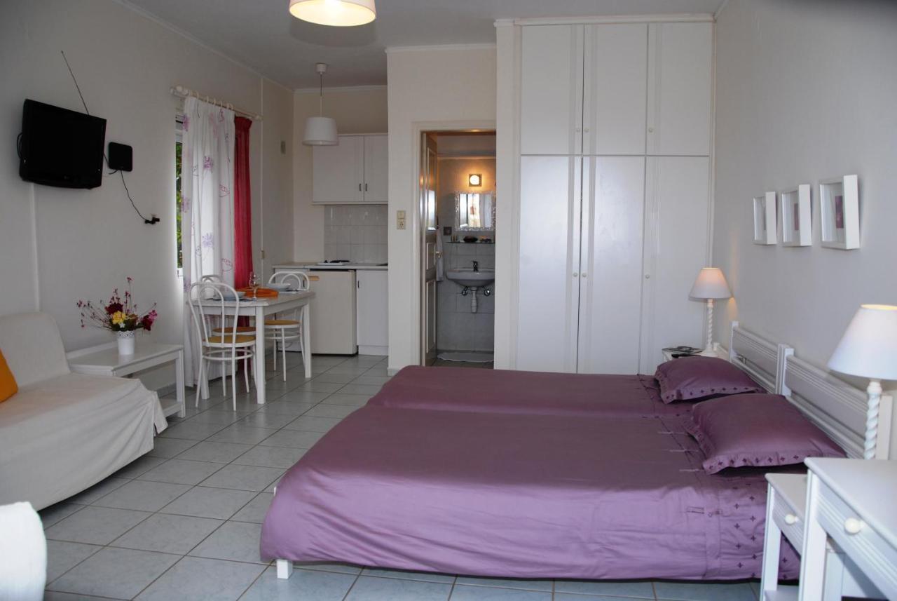 Villa Fleria Seaside Studios & Apts Gerani  ภายนอก รูปภาพ