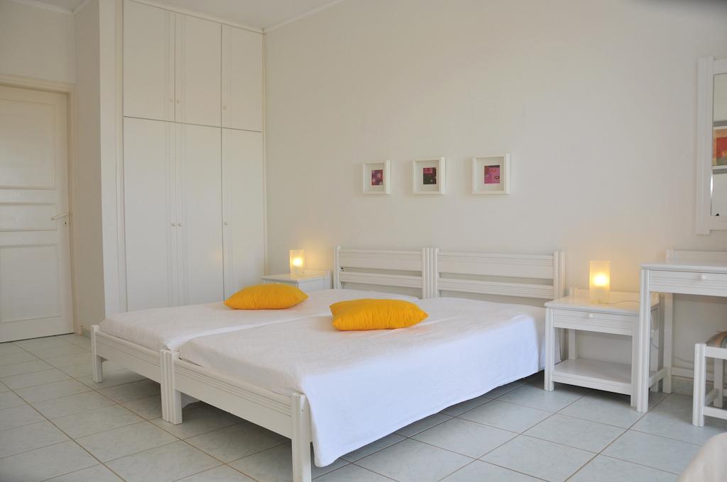 Villa Fleria Seaside Studios & Apts Gerani  ภายนอก รูปภาพ