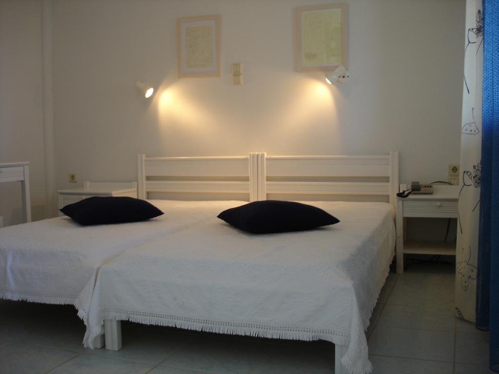 Villa Fleria Seaside Studios & Apts Gerani  ภายนอก รูปภาพ