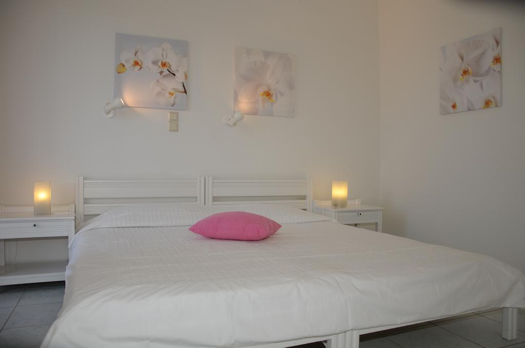Villa Fleria Seaside Studios & Apts Gerani  ภายนอก รูปภาพ