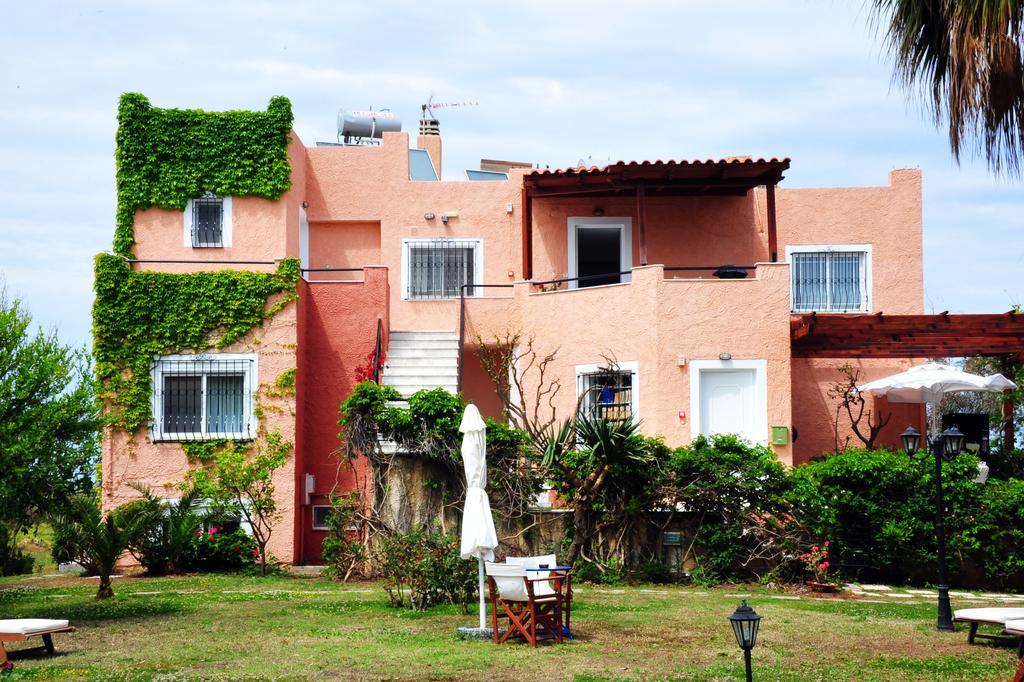 Villa Fleria Seaside Studios & Apts Gerani  ภายนอก รูปภาพ