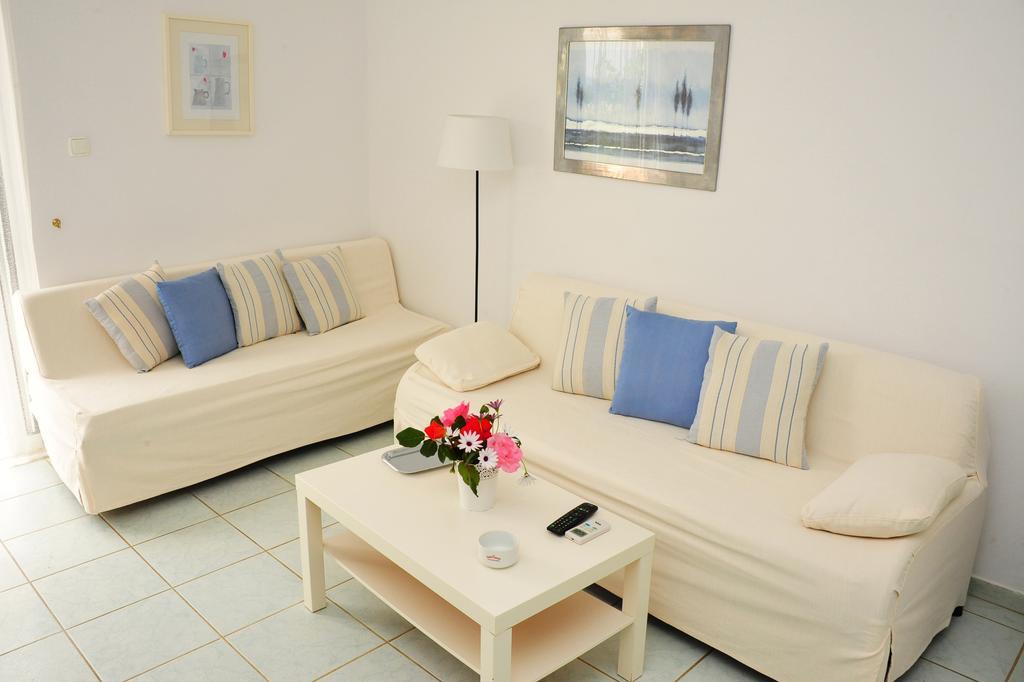 Villa Fleria Seaside Studios & Apts Gerani  ภายนอก รูปภาพ