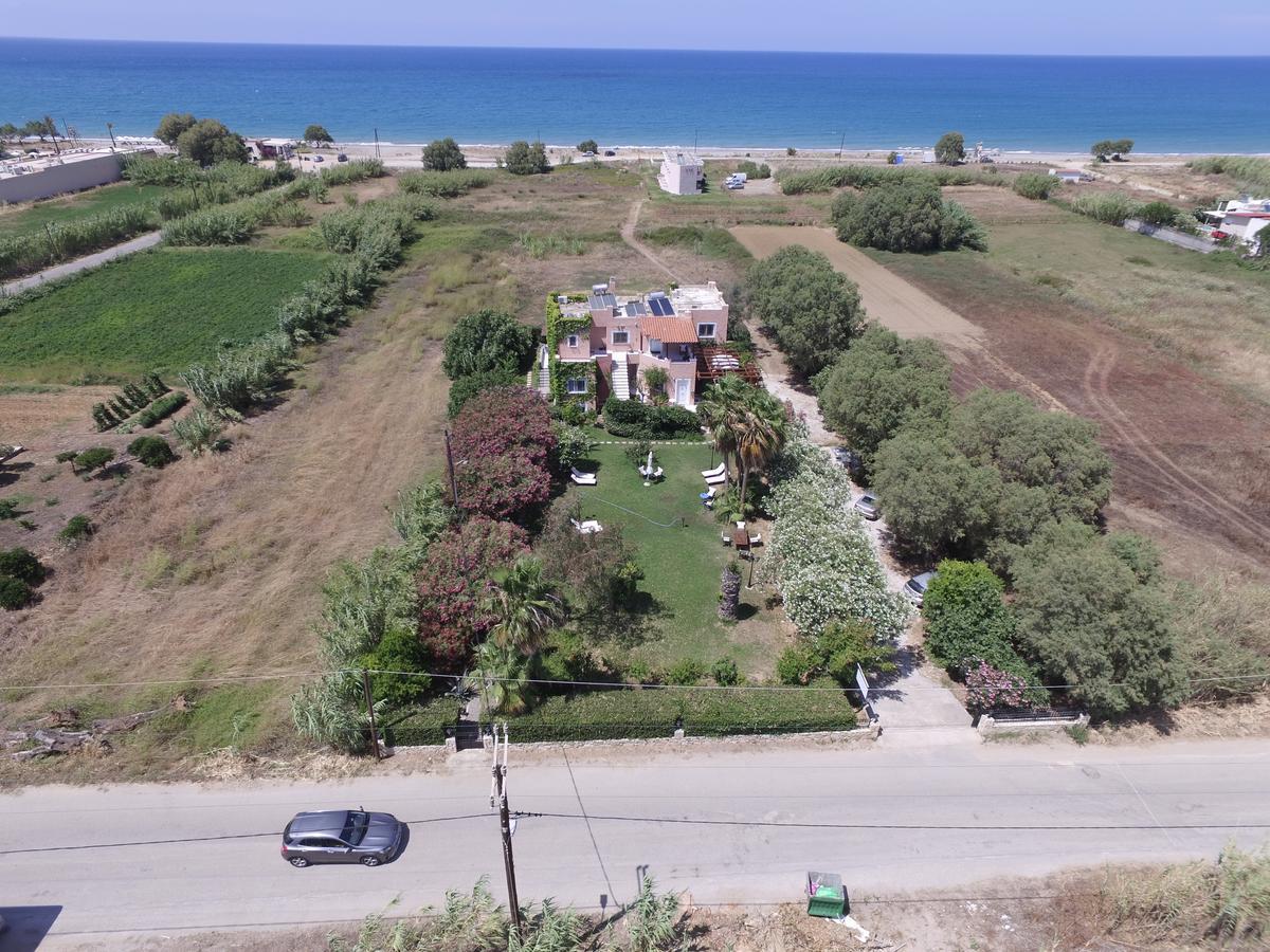 Villa Fleria Seaside Studios & Apts Gerani  ภายนอก รูปภาพ